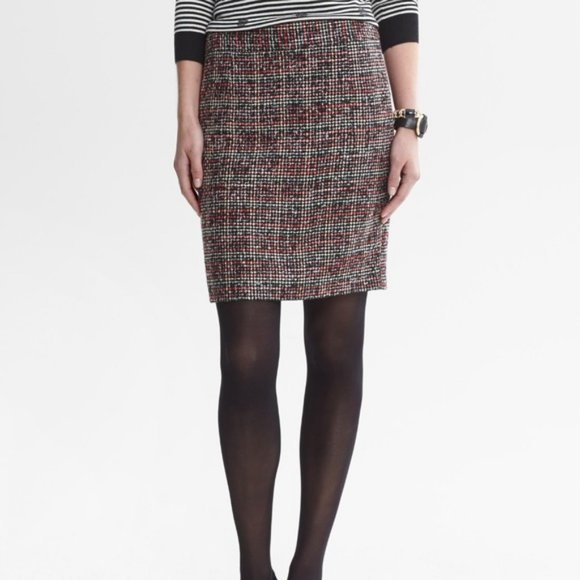 Banana Republic Dresses & Skirts - NWT Banana Republic Vermillion Tweed Pencil Skirt
